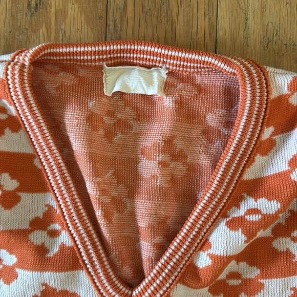 Vintage | Un-branded Vest | 60s Style | Orange/Cream Flower Vest | size S - Picture 2 of 3